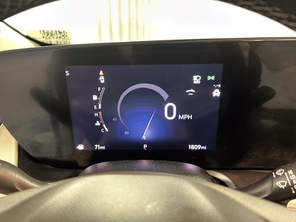 Used 2026 Buick Encore GX Avenir w/ Avenir Technology Package AWD/4WD image 16