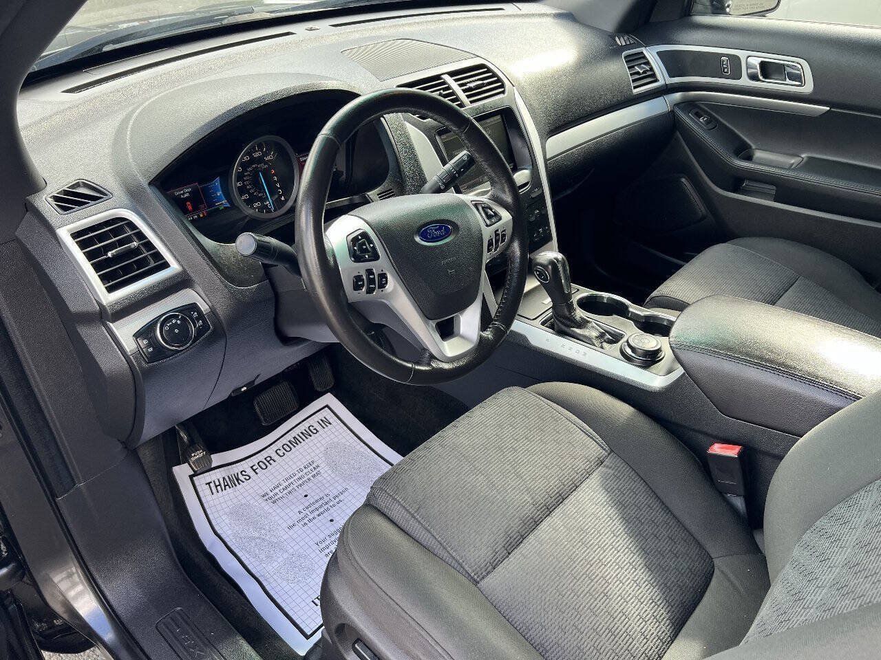 Used 2015 Ford Explorer XLT w/ Equipment Group 201A AWD/4WD image 12