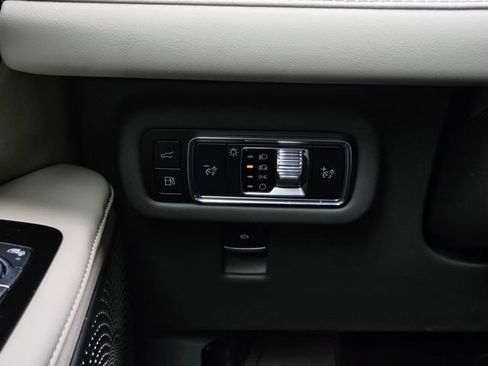 Used 2025 Lincoln Nautilus Reserve AWD/4WD image 23