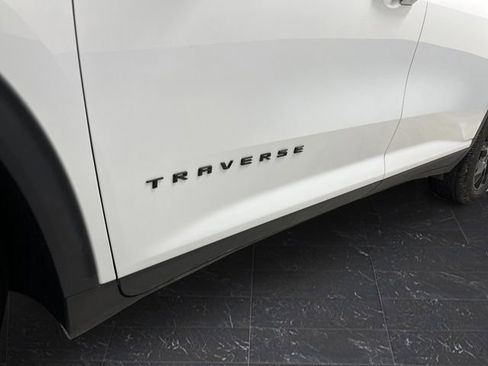 Used 2024 Chevrolet Traverse LT w/ Midnight/Sport Edition image 38