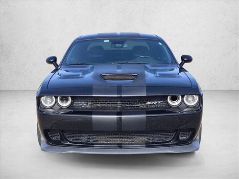 Used 2017 Dodge Challenger SRT Hellcat RWD image 2