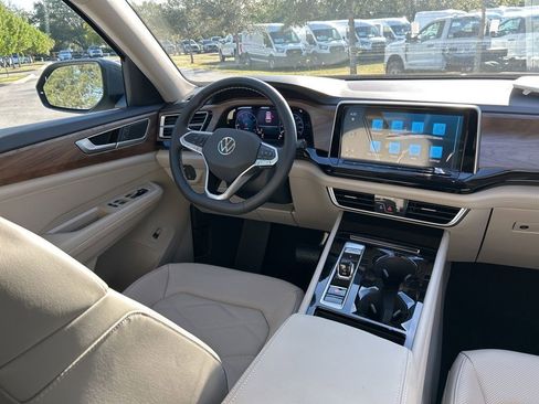 New 2026 Volkswagen Atlas SE FWD image 9