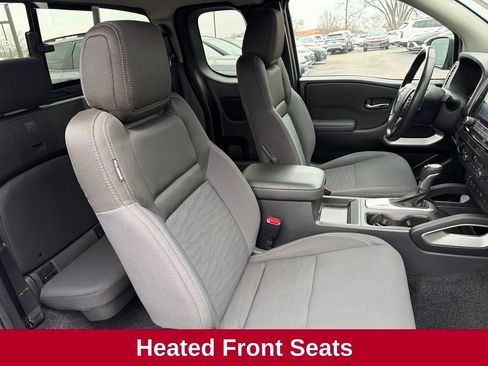 Used 2024 Nissan Frontier SV w/ SV Convenience Package image 40