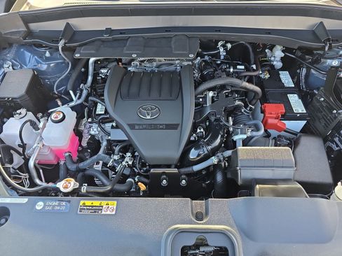 Used 2025 Toyota Grand Highlander AWD image 31