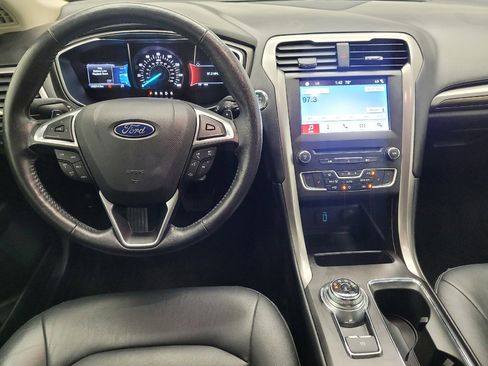 Used 2018 Ford Fusion SE w/ Fusion SE Technology Package FWD image 22