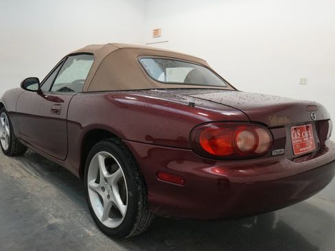 Used 2003 MAZDA MX-5 Miata image 6