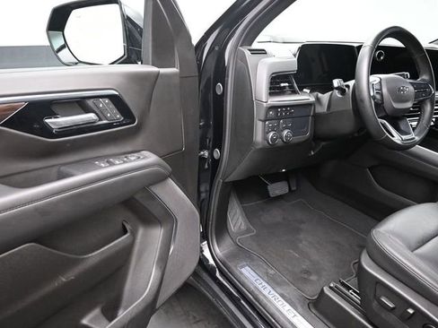 Used 2025 Chevrolet Tahoe Z71 AWD/4WD image 11