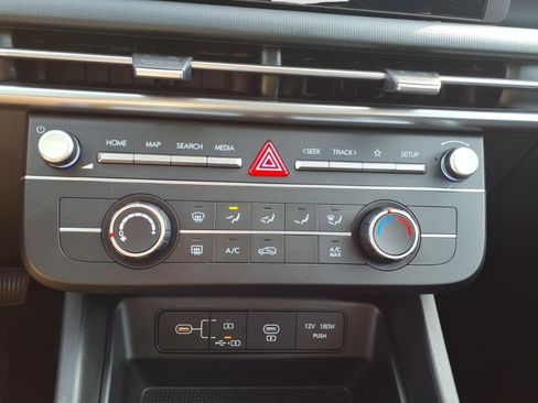Used 2025 Hyundai Tucson SE FWD image 18