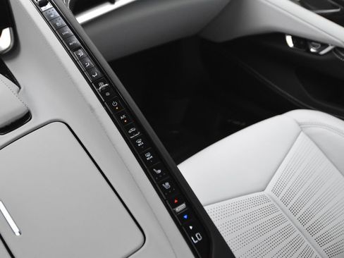 Used 2024 Chevrolet Corvette Z06 RWD image 62