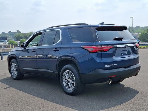 Used 2023 Chevrolet Traverse LT image 4