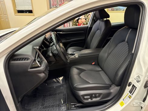 Used 2023 Toyota Camry SE w/ Convenience Package image 27