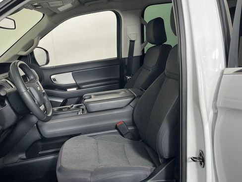 Used 2025 Ford Expedition Active AWD/4WD image 17
