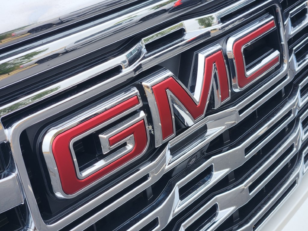 Used 2025 GMC Sierra 1500 Denali AWD/4WD image 11