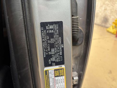 Used 2025 Kia Soul LX w/ LX Technology Package FWD image 22