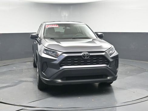 Used 2022 Toyota RAV4 LE image 6