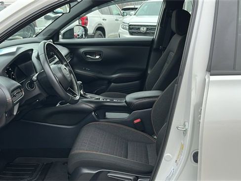 Used 2025 Honda HR-V Sport image 9
