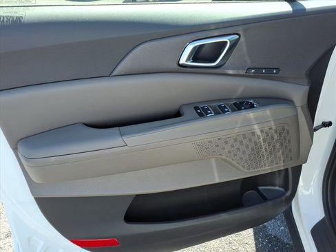 New 2026 Kia Carnival EX FWD image 16