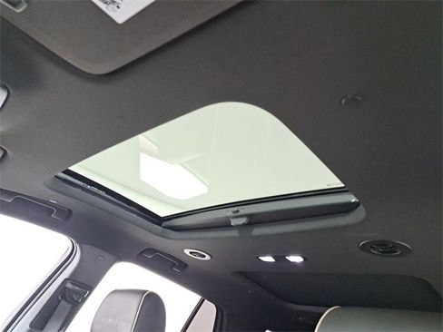 Used 2022 Chevrolet Traverse Premier w/ Redline Edition image 22