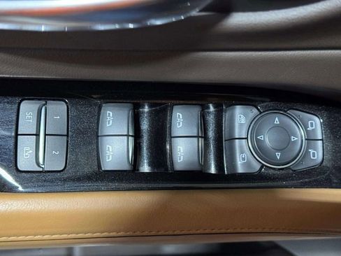 Used 2021 Cadillac Escalade Premium Luxury image 20