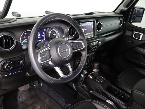 Used 2023 Jeep Wrangler Unlimited Sahara w/ Cold Weather Group AWD/4WD image 24