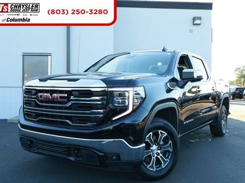 Used 2025 GMC Sierra 1500 SLT image 1