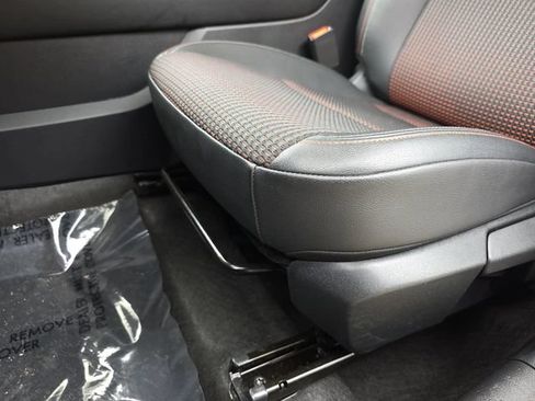 Used 2026 Nissan Kicks SR FWD image 28