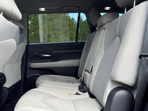 Used 2025 Toyota Grand Highlander FWD image 24