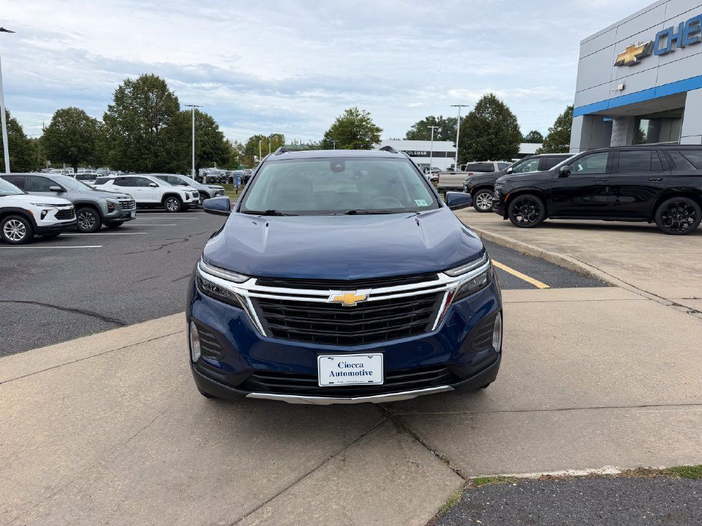 Used 2022 Chevrolet Equinox LT FWD image 2