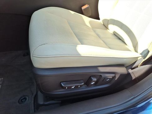 Used 2016 Lexus ES 350 w/ Luxury Package w/Wood Trim FWD image 19