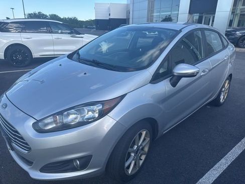 Used 2015 Ford Fiesta SE w/ Equipment Group 201A FWD image 1
