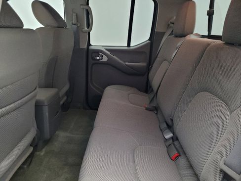 Used 2017 Nissan Frontier SV image 18