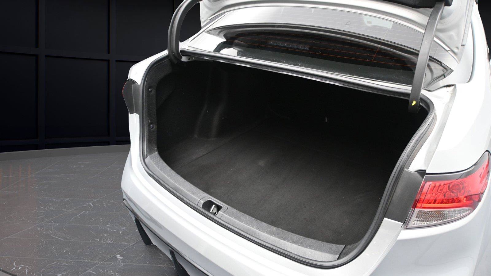 Used 2024 Toyota Corolla SE FWD image 19