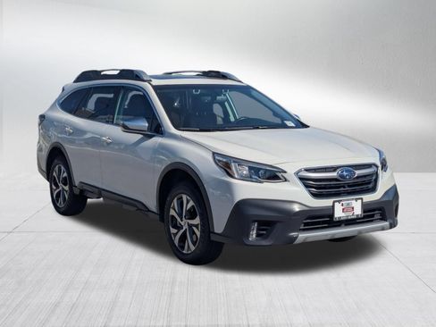 Certified 2022 Subaru Outback Touring AWD/4WD image 7