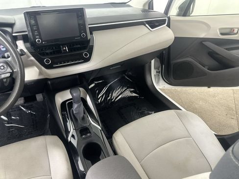 Used 2022 Toyota Corolla LE FWD image 17