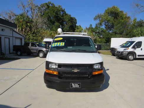 Used 2017 Chevrolet Express 2500 image 2
