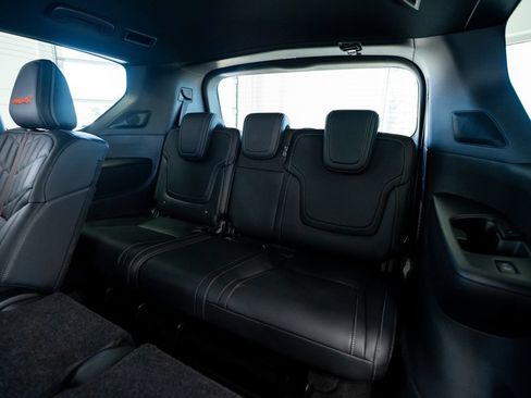 Used 2025 Nissan Armada PRO-4X AWD/4WD image 48