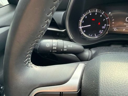 Used 2024 Toyota Highlander XSE FWD image 16