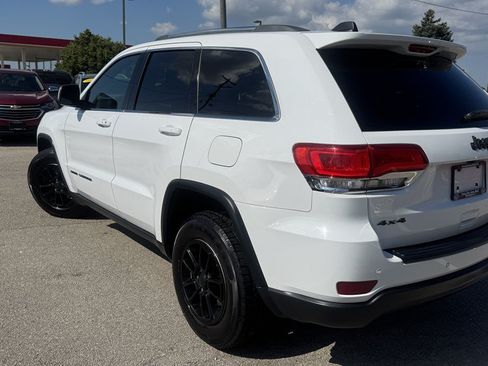 Used 2018 Jeep Grand Cherokee Laredo AWD/4WD image 6