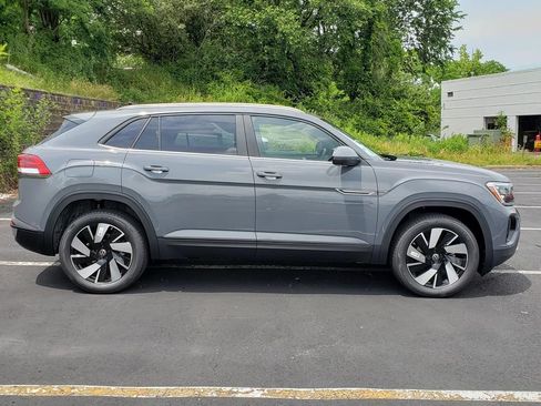 New 2026 Volkswagen Atlas Cross Sport SE AWD/4WD image 2