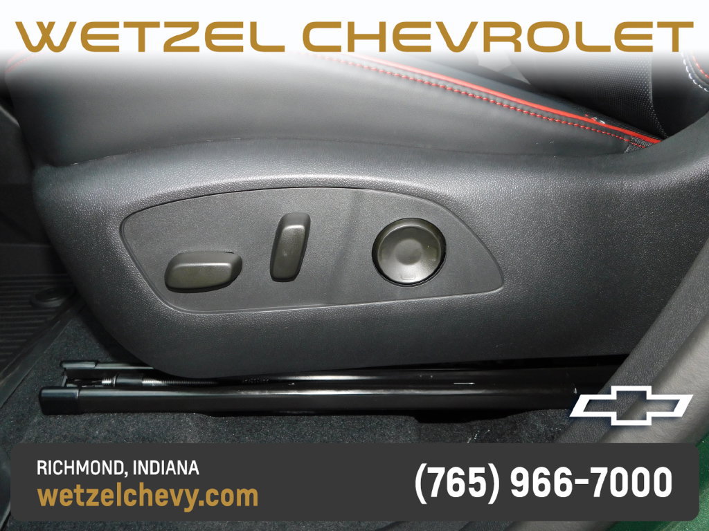 New 2027 Chevrolet Traverse RS w/ LPO, Floor Liner Package FWD image 14