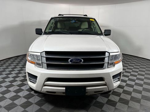 Used 2016 Ford Expedition XLT w/ Equipment Group 202A RWD image 2