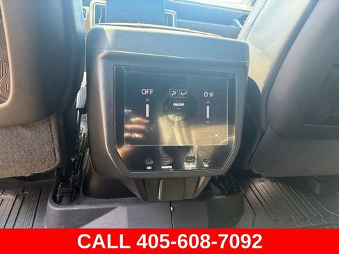 Used 2026 GMC Yukon Denali Ultimate AWD/4WD image 16