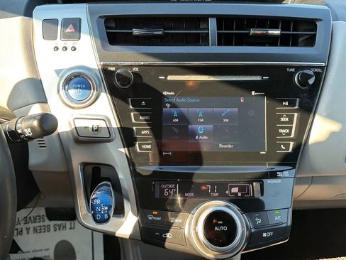 Used 2017 Toyota Prius V Three w/ Carpet Mat Package FWD image 18