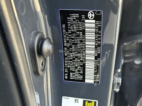 Used 2023 Toyota Corolla LE image 26