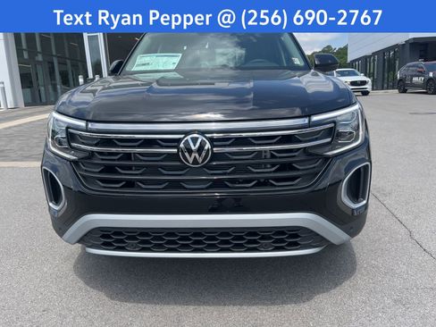 New 2026 Volkswagen Atlas Peak Edition AWD/4WD image 2