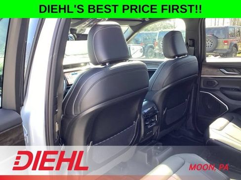New 2026 Jeep Grand Cherokee L Limited w/ Limited Altitude Package AWD/4WD image 24