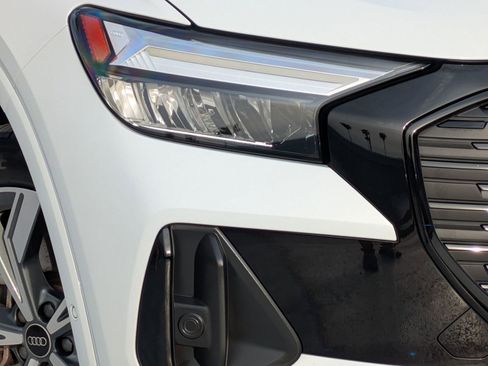 Used 2024 Audi Q4 e-tron Premium Plus image 25