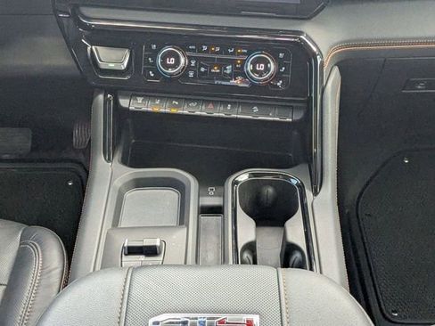 Used 2025 GMC Sierra 2500 AT4 image 18