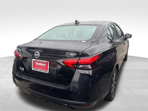 Used 2021 Nissan Versa SV image 11