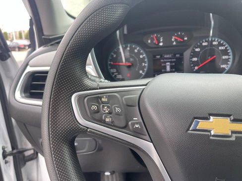 Used 2022 Chevrolet Equinox LS AWD/4WD image 19